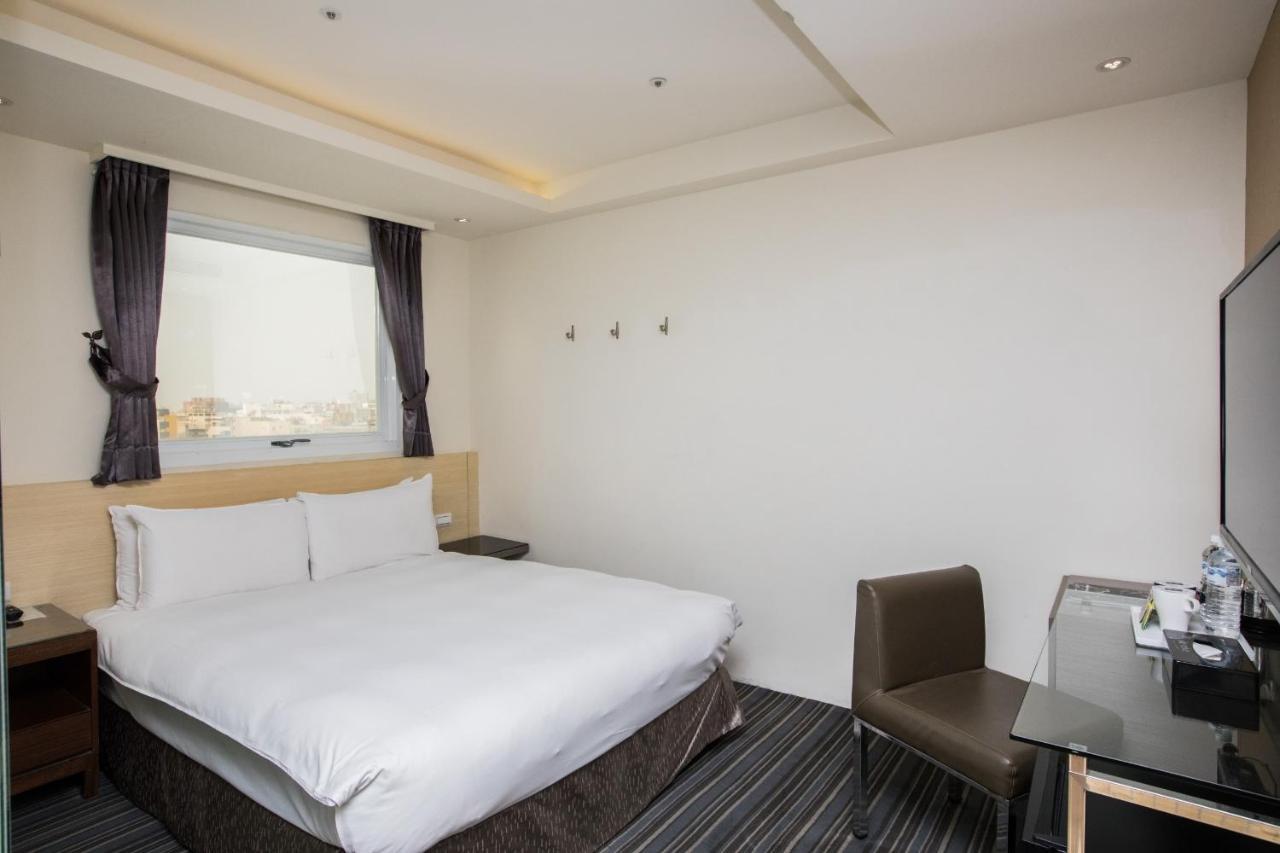 De Reve Express Hotel Chiayi City Exterior photo