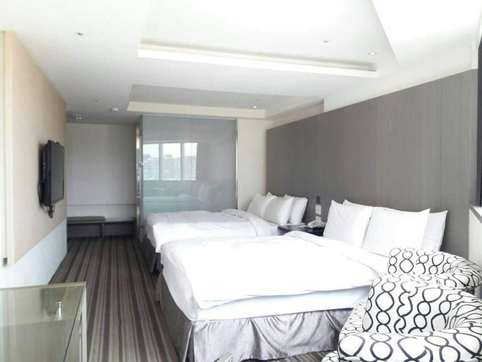 De Reve Express Hotel Chiayi City Exterior photo