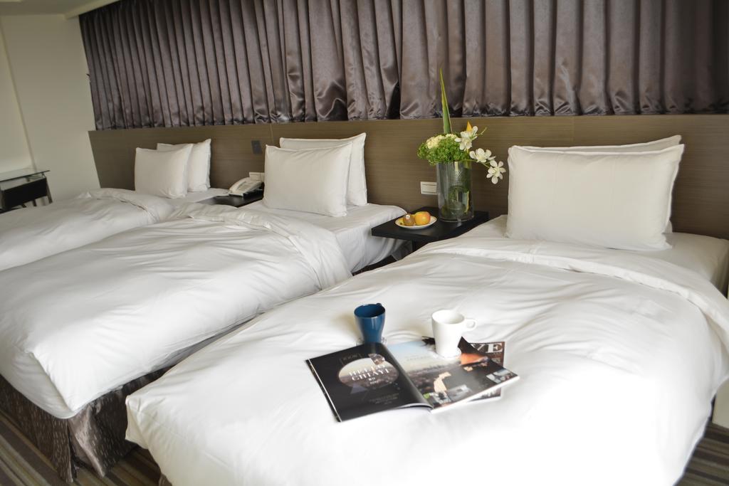 De Reve Express Hotel Chiayi City Exterior photo