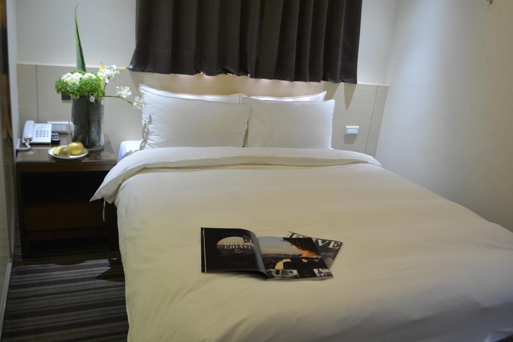 De Reve Express Hotel Chiayi City Exterior photo