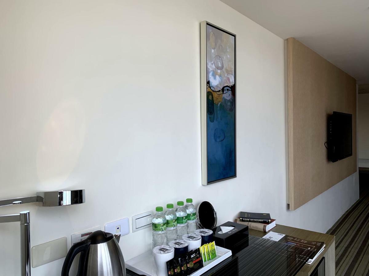 De Reve Express Hotel Chiayi City Exterior photo